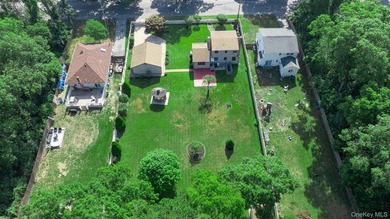 Welcome to this spacious and meticulously maintained home - photo 36