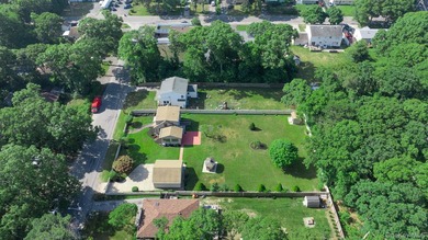 Welcome to this spacious and meticulously maintained home - photo 37