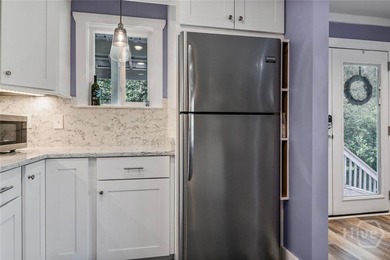 Wonderful and quirky Tybee Cottage for you to call home. Perfect - photo 3