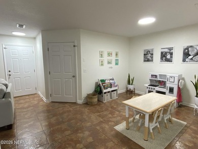 Charming and inviting townhome located in the desirable Fleming - photo 7