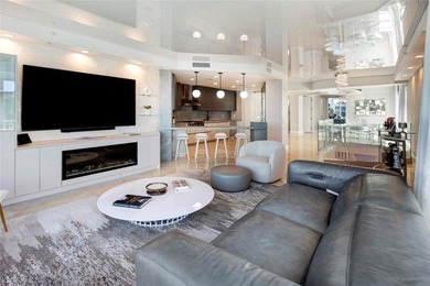 One of a kind multi-level penthouse with deeded ocean access - photo 9