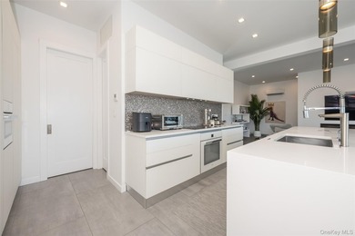Experience unparalleled luxury in this custom modern estate - photo 12