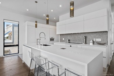 Experience unparalleled luxury in this custom modern estate - photo 13