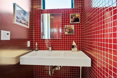 Experience unparalleled luxury in this custom modern estate - photo 15