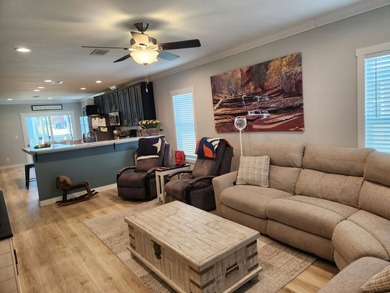 Beautifully maintained 2024 Clayton home offering a spacious - photo 3