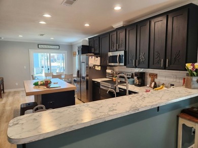 Beautifully maintained 2024 Clayton home offering a spacious - photo 6