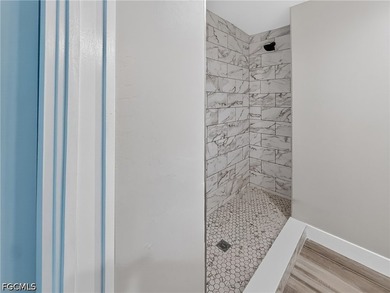 Eucalyptus Park: Premier Duplex with lower owner's unit in - photo 36