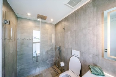 Welcome to one of Miami beach's most exclusive waterfront - photo 36