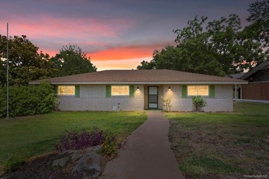 Lake Waco Home For Sale in Woodway Texas