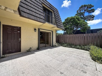 RARE 3BR/2.5BA WITH PREMIUM PRIVACY! CLEAN, WELL-MAINTAINED & - photo 3