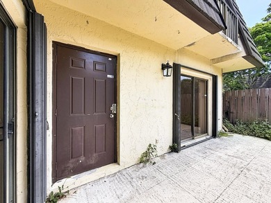 RARE 3BR/2.5BA WITH PREMIUM PRIVACY! CLEAN, WELL-MAINTAINED & - photo 6