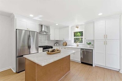 Lake Allatoona Home For Sale in Acworth Georgia