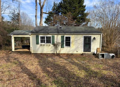 Lake Lanier Home For Sale in Landrum South Carolina