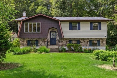 Lake Home Sale Pending in East Stroudsburg, Pennsylvania