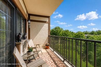 Welcome to 2 Elmwood Park Drive #516, a well-maintained and - photo 18