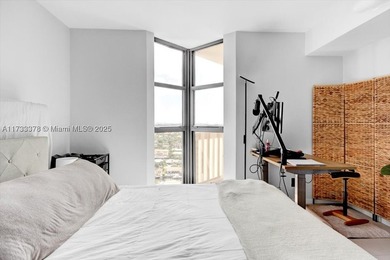 SPECTACULAR PANORAMIC VIEWS FROM THIS HIGH FLOOR FULLY RENOVATED - photo 34