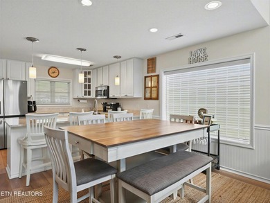 MOTIVATED SELLER! Room for everyone in a gorgeous lakefront - photo 11