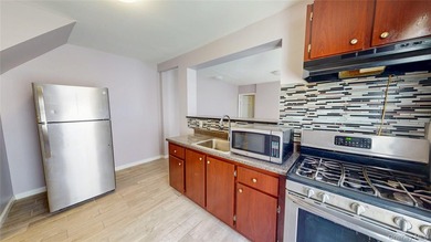 Rare Investment Opportunity - Beautiful Brick Quadruplex. This - photo 11