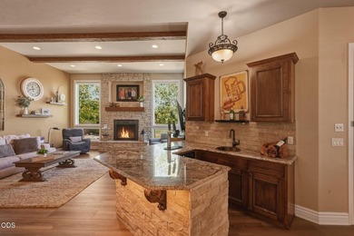 Overlooking the 13th tee in Tetherow, this exceptional home - photo 14