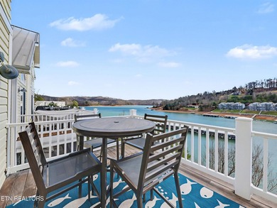 MOTIVATED SELLER! Room for everyone in a gorgeous lakefront - photo 18