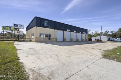 This versatile commercial investment property features multiple - photo 8
