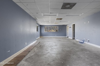 This versatile commercial investment property features multiple - photo 9