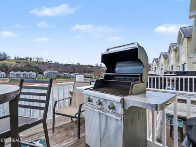 MOTIVATED SELLER! Room for everyone in a gorgeous lakefront - photo 21