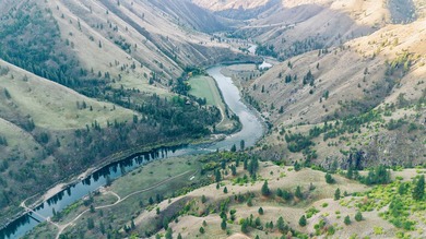 Mackay Bar Outfitters & Guest Ranch is a premier wilderness - photo 2