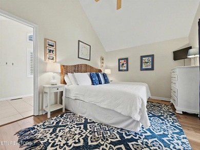 MOTIVATED SELLER! Room for everyone in a gorgeous lakefront - photo 23