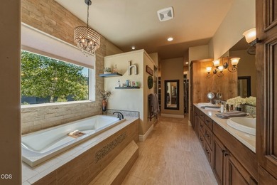 Overlooking the 13th tee in Tetherow, this exceptional home - photo 23