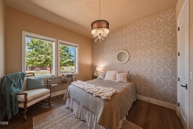 Overlooking the 13th tee in Tetherow, this exceptional home - photo 26