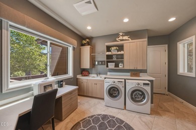 Overlooking the 13th tee in Tetherow, this exceptional home - photo 29