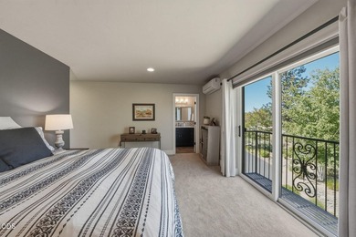 Overlooking the 13th tee in Tetherow, this exceptional home - photo 31