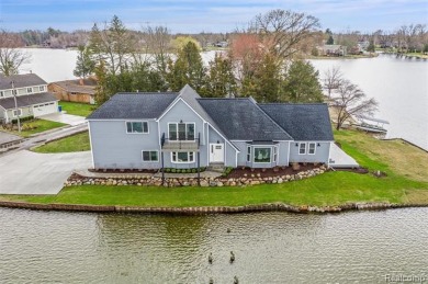Cedar Island Lake Home For Sale in White Lake Michigan
