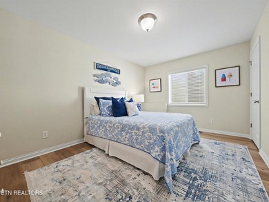MOTIVATED SELLER! Room for everyone in a gorgeous lakefront - photo 33