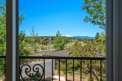 Overlooking the 13th tee in Tetherow, this exceptional home - photo 33
