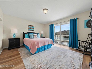 MOTIVATED SELLER! Room for everyone in a gorgeous lakefront - photo 42