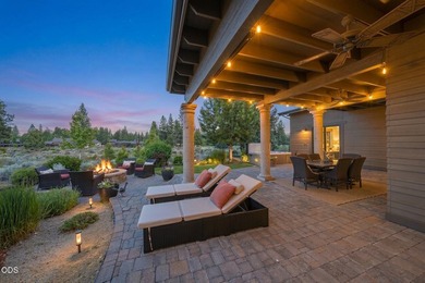 Overlooking the 13th tee in Tetherow, this exceptional home - photo 43