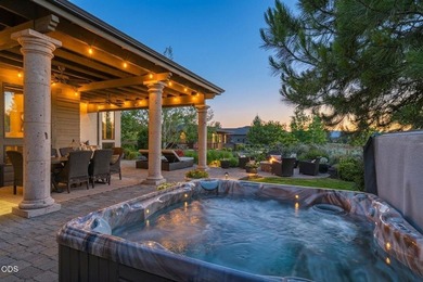 Overlooking the 13th tee in Tetherow, this exceptional home - photo 44