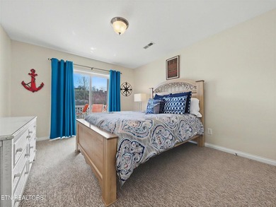MOTIVATED SELLER! Room for everyone in a gorgeous lakefront - photo 46