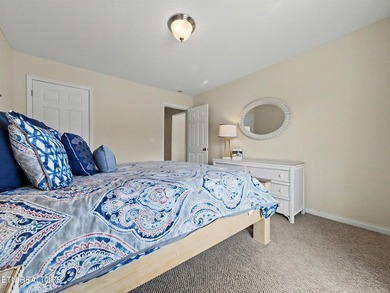 MOTIVATED SELLER! Room for everyone in a gorgeous lakefront - photo 47