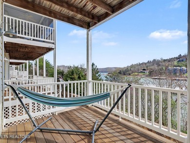 MOTIVATED SELLER! Room for everyone in a gorgeous lakefront - photo 52