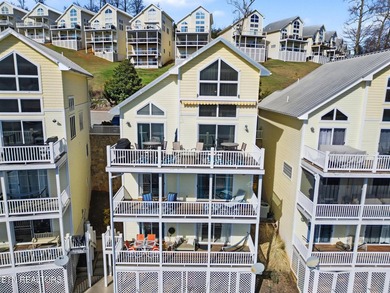 MOTIVATED SELLER! Room for everyone in a gorgeous lakefront - photo 55