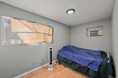 Great starter home. Single story, large backyard. Fresh interior - photo 14