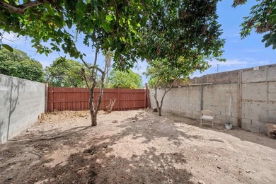 Great starter home. Single story, large backyard. Fresh interior - photo 16