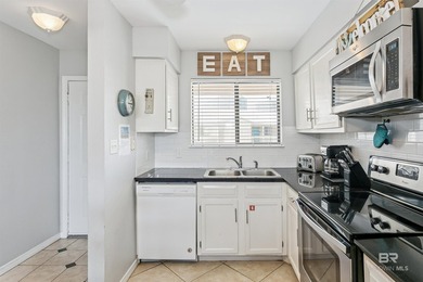 Welcome to this beautiful 2 bedroom, 2 bathroom condo in Gulf - photo 17
