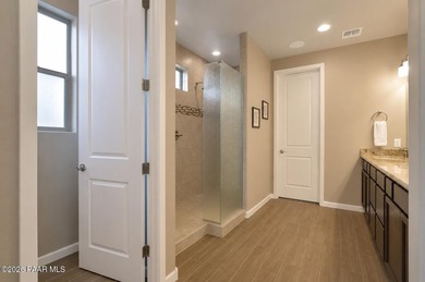 This freshly painted, immaculate home has been so well cared for - photo 18