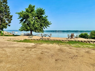 Featured is your dream getaway on the Beautiful Lewis & Clark - photo 29
