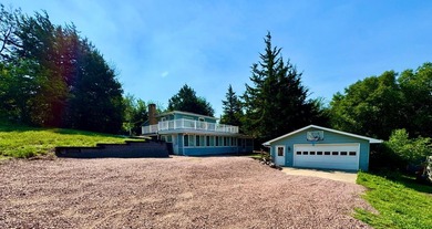 Featured is your dream getaway on the Beautiful Lewis & Clark - photo 31