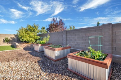 This freshly painted, immaculate home has been so well cared for - photo 37